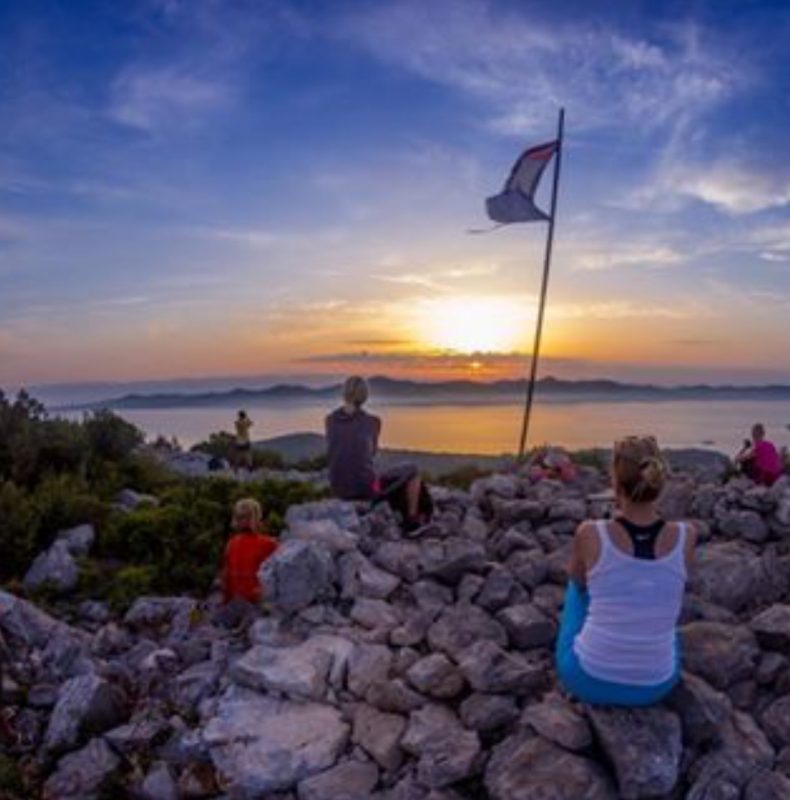 Retreat na otoku Iž – pot k sebi // Inovativne postavitve in postavitve družine - slika 13